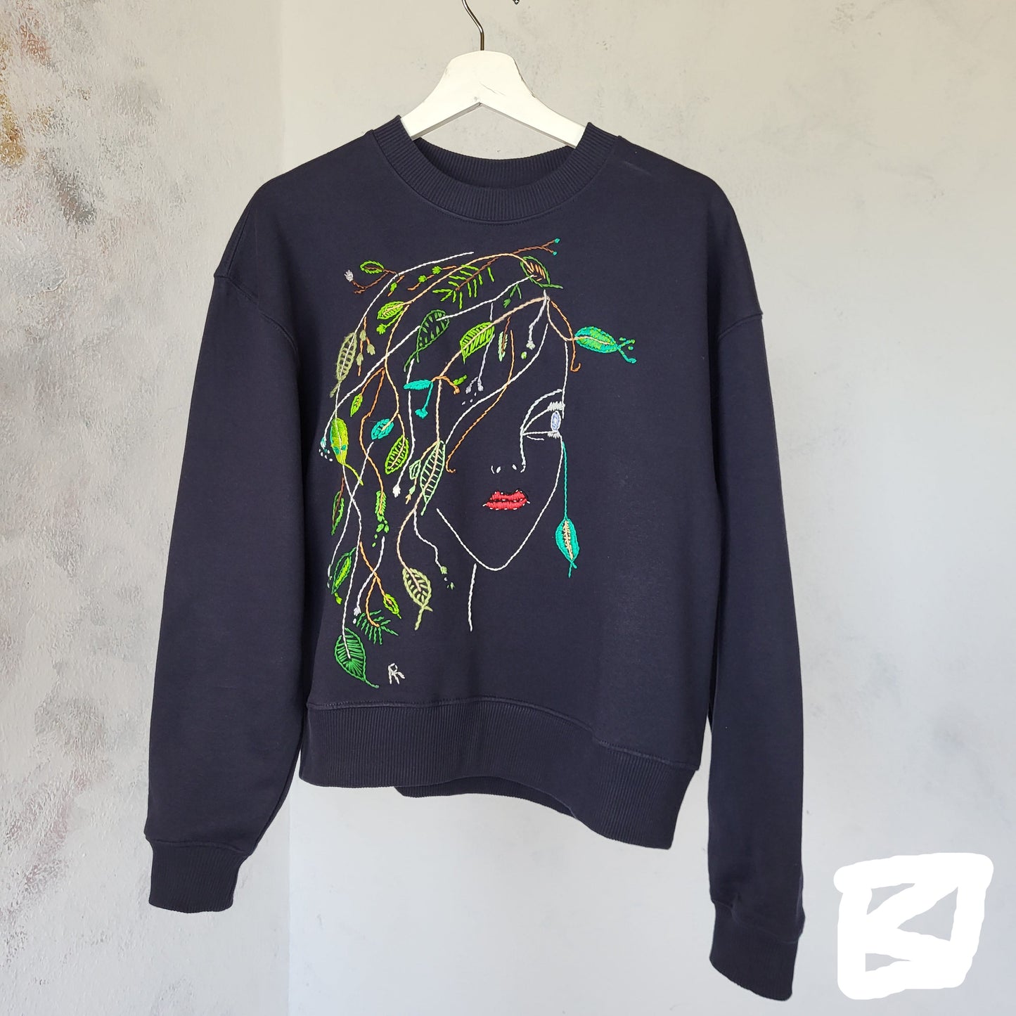 Anne-Marie Roth - Serie: Naturwesen - Organic Black Pullover S - Unique Artwear