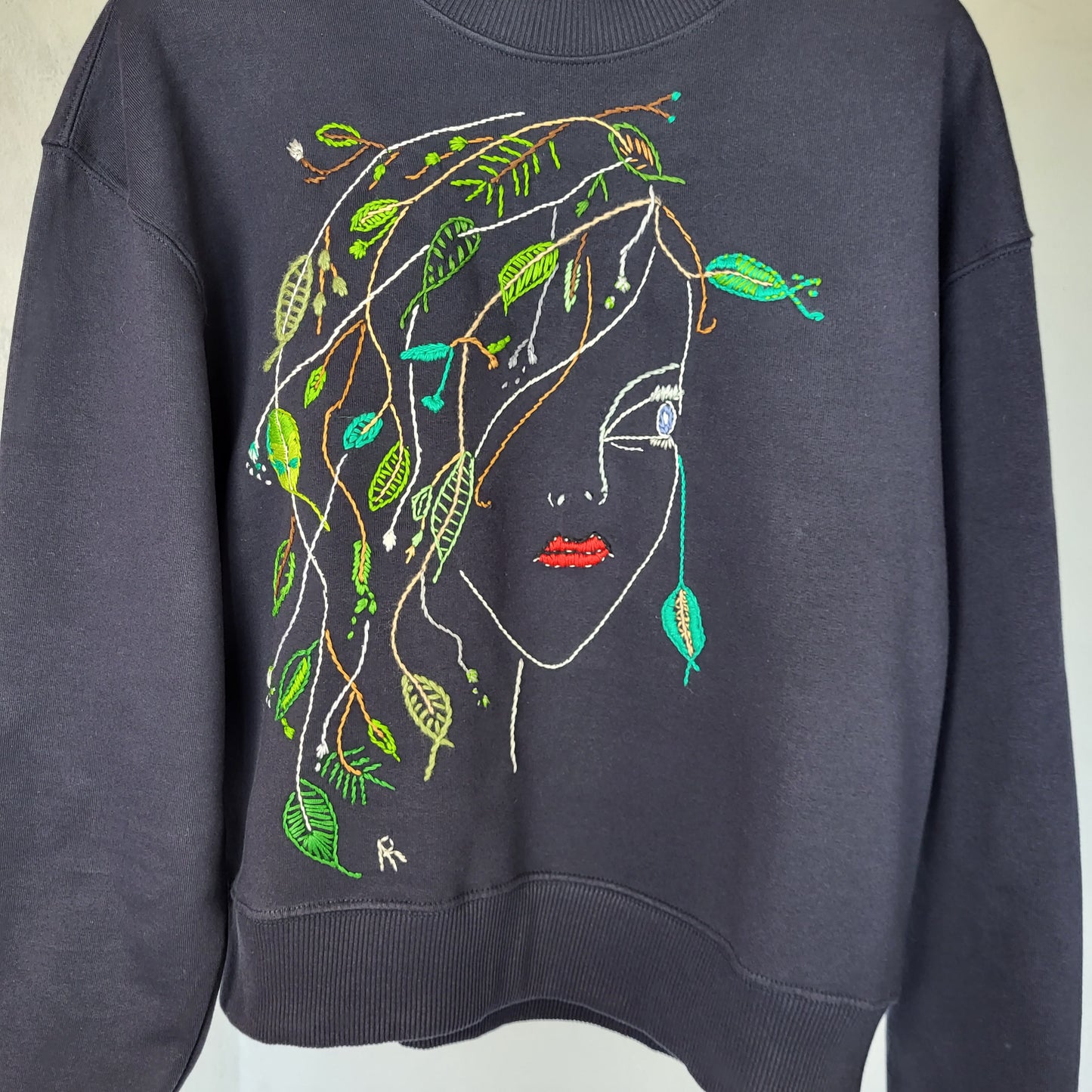 Anne-Marie Roth - Serie: Naturwesen - Organic Black Pullover S - Unique Artwear