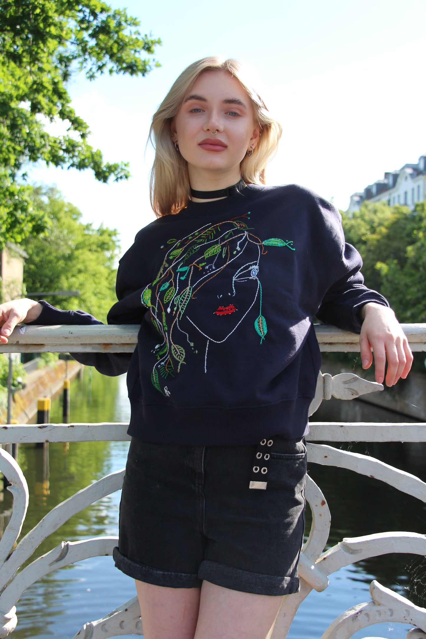 Anne-Marie Roth - Serie: Naturwesen - Organic Black Pullover S - Unique Artwear