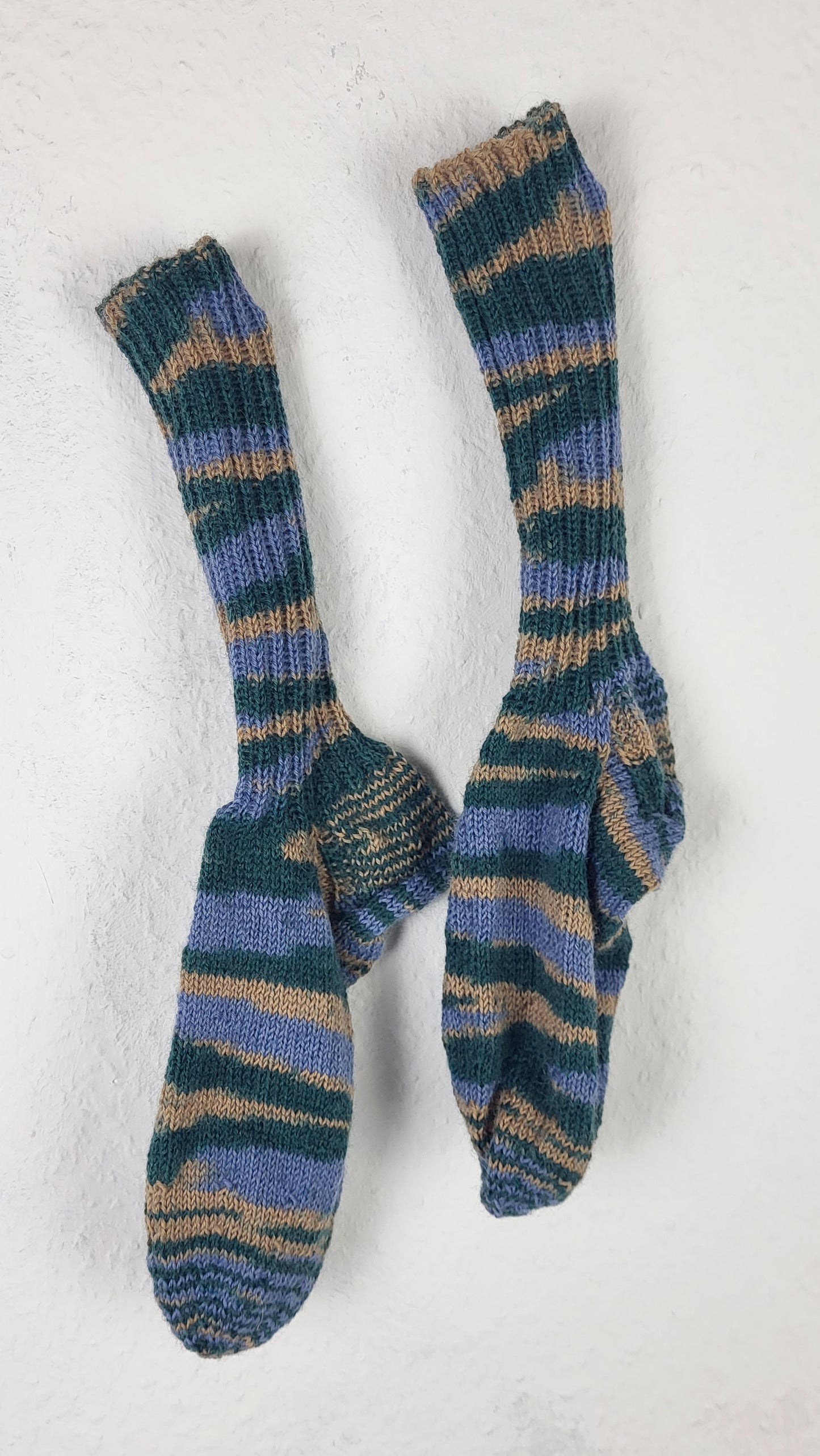 Oma Ursel - Strick-Socken - dunkelgruen, blau, hellbraun, Unique Artwear