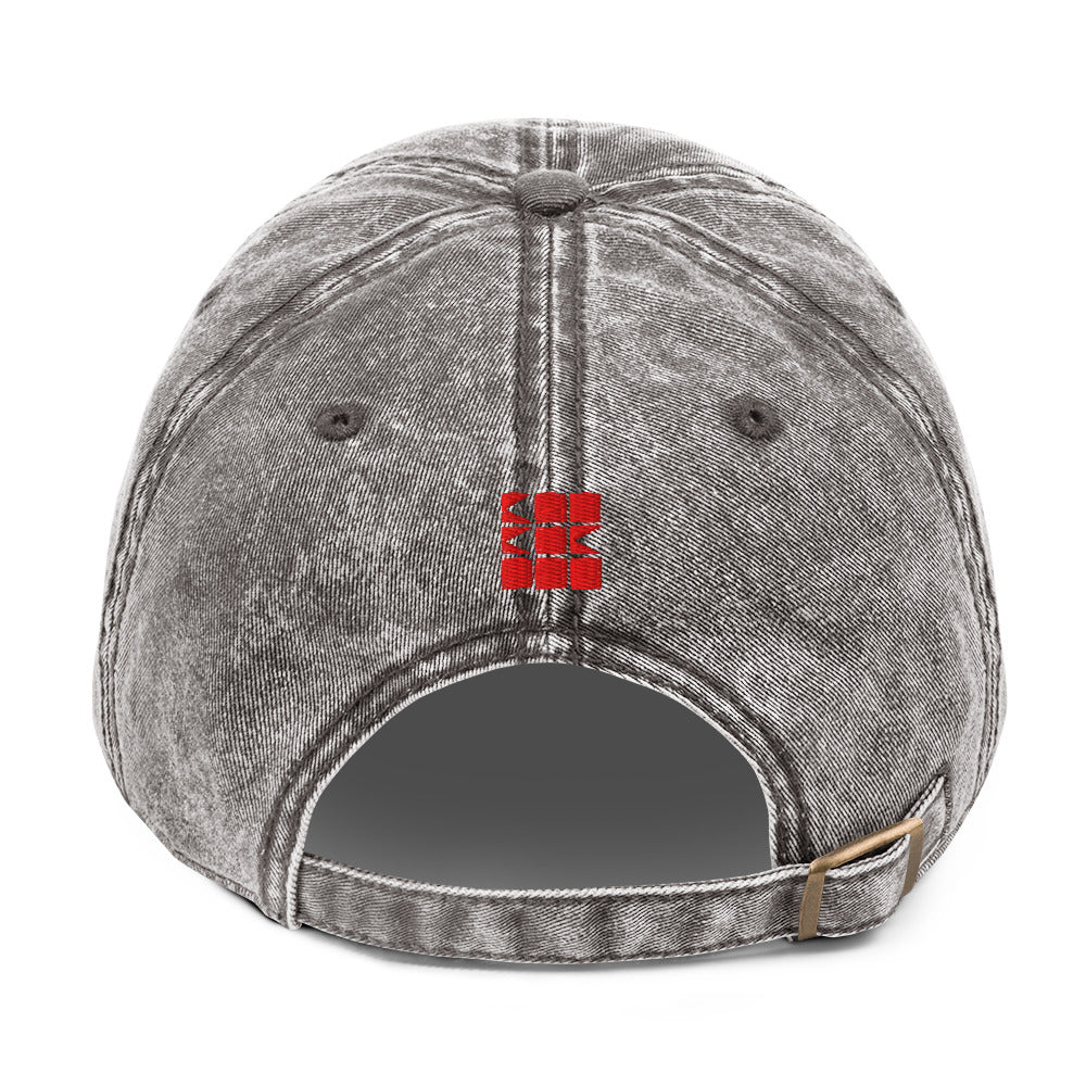 Phantom Head, Red Logo, BBB, Original baobabwod artwear, Phantomhead, Berlin Artist, Musician, Künstler, Artist Merch, Fanartikel, Sammlerstück, EMbroidery Design by KEINESEL, Grey Vintage Cotton Twill Cap.