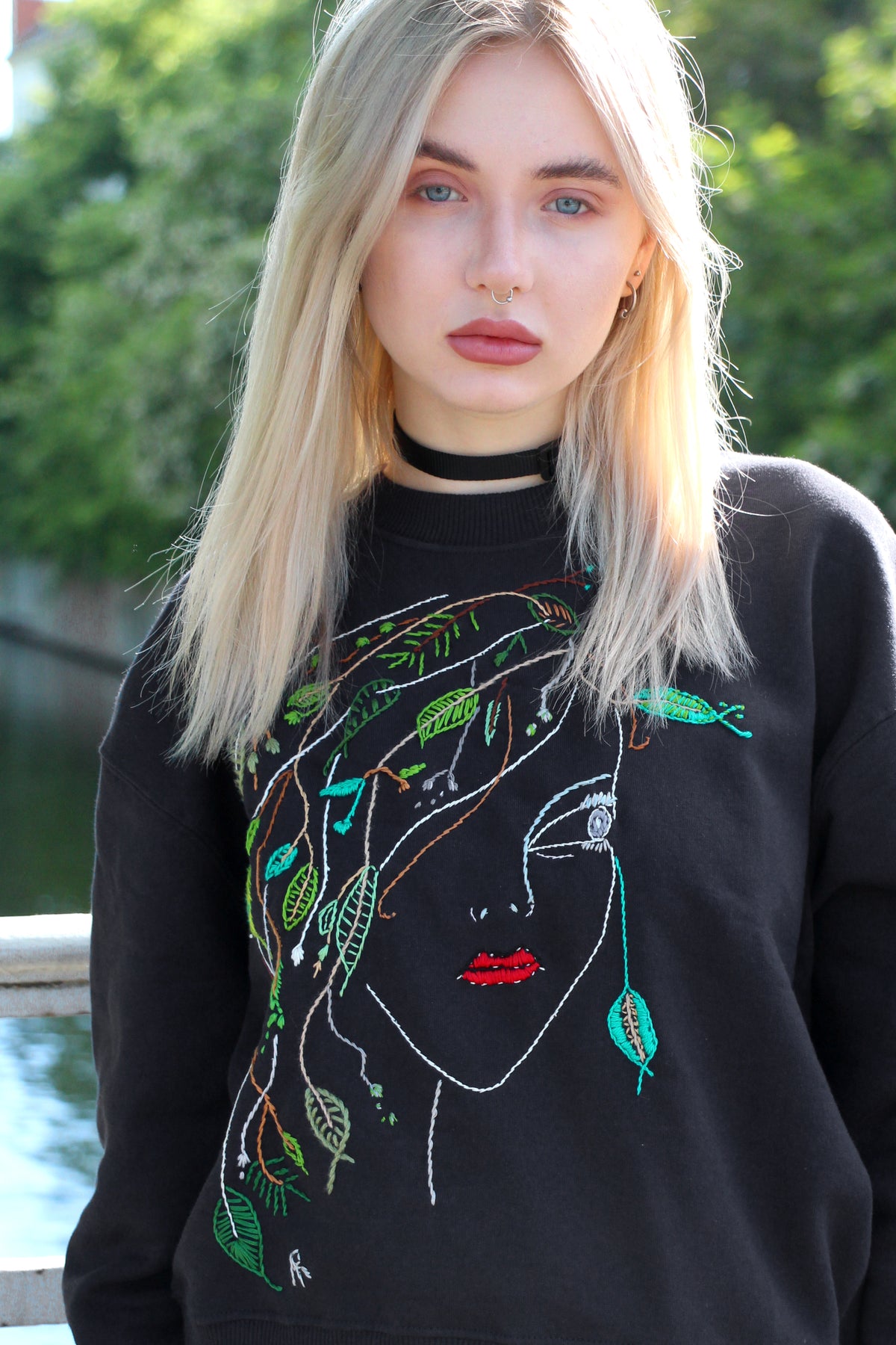 Anne-Marie Roth - Grey Sweater, Serie: Naturwesen