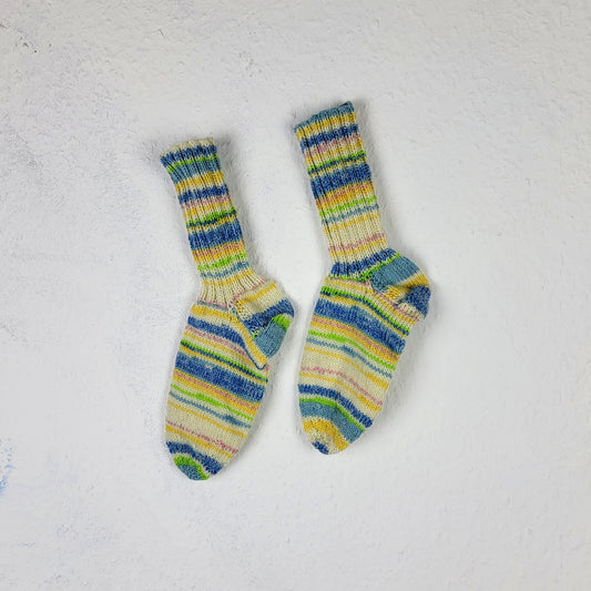 Oma Ursel - Strick-Socken - grün, gelb, blau, rosa , Unique Artwear