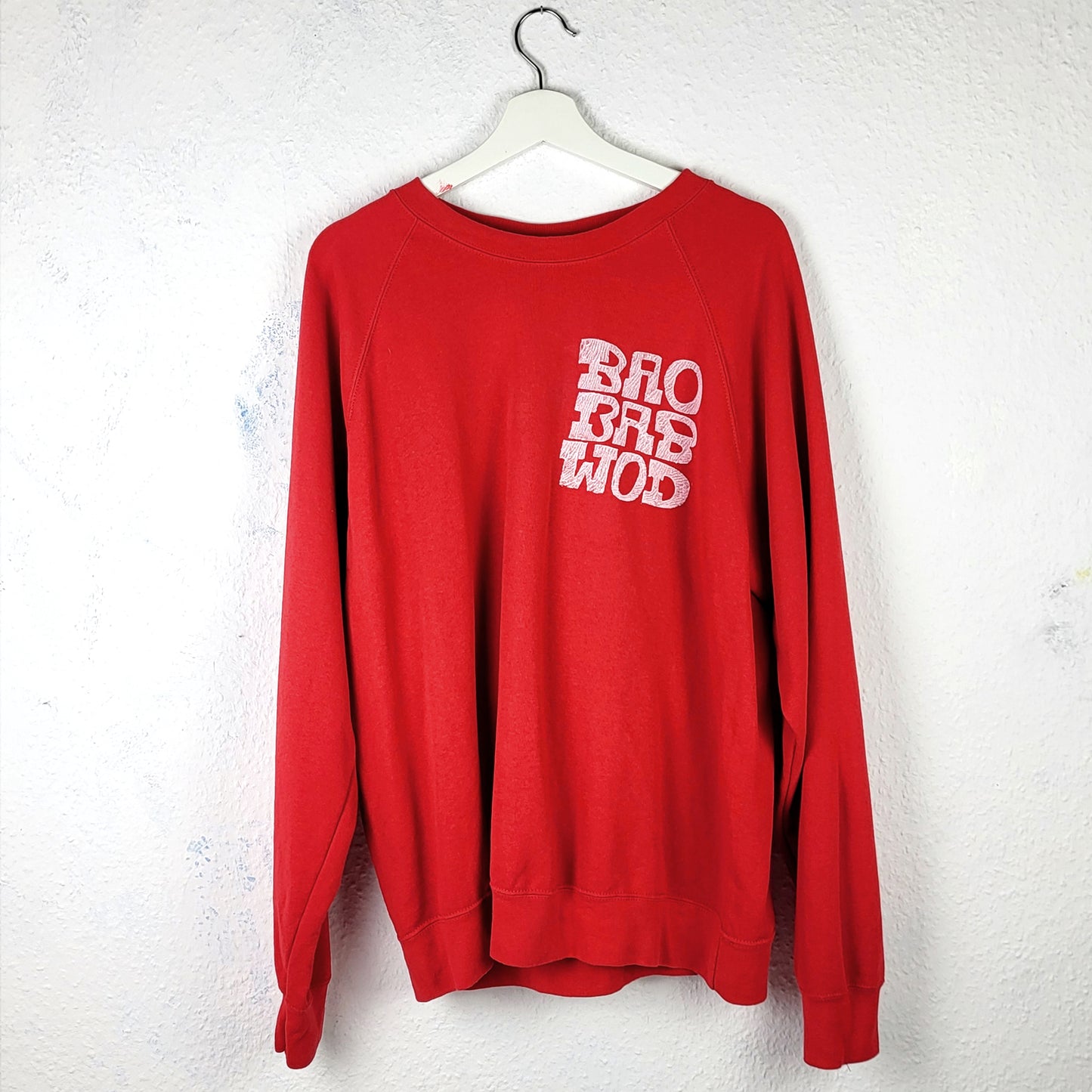 BATTERN – BAOBABWOD CLASSIC 2023, RED Pullover XL, Turkis Square, Unique Artwear